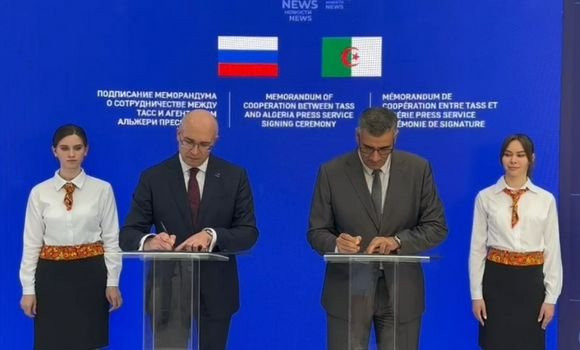 Signature d’un mémorandum d’entente entre l’APS et l’Agence russe “Tass”