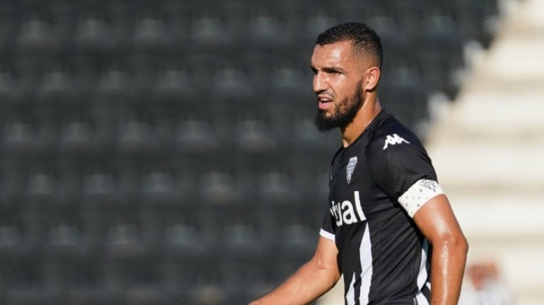 مُشكل طارئ يحول دون انتقال بن طالب إلى نادي ليل