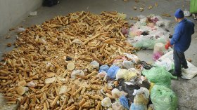 ارتفاع تبذير الخبز.. ومهنيون يدقون ناقوس الخطر