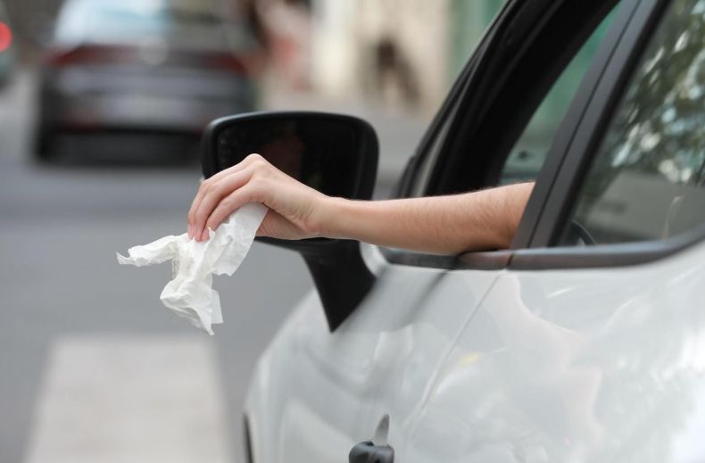 Etudes: Les Français jettent leurs déchets par la fenêtre de la voiture