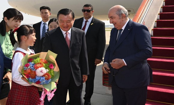 Arrivée du Président de la République à Pékin pour une visite d’Etat en Chine