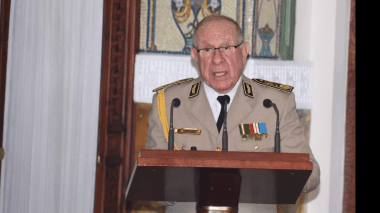 الفريق أول السعيد شنقريحة: “تقليد الرتب وإسداء الأوسمة لعدد من الضباط هو تكريم مستحق نظير الجهود المبذولة”