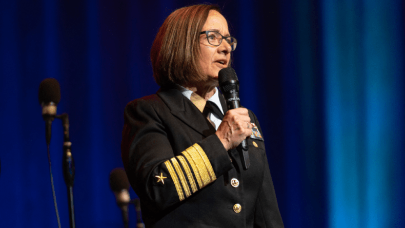 تعرف على أول امرأة مرشحة لقيادة البحرية الأمريكية!