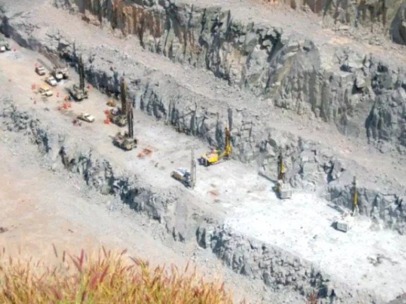 Mines: Déclassement d’une parcelle de terre destinée pour le projet de zinc-plomb d’Amizour (JO)