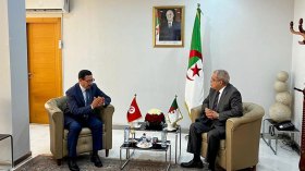 نحو شراكة جزائرية تونسية في إنتاج مكونات السيارات والإنتاج الصيدلاني