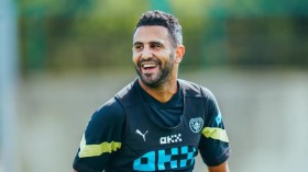 بِالفيديو: أنصار الأهلي السعودي يهتفون بِاسم محرز