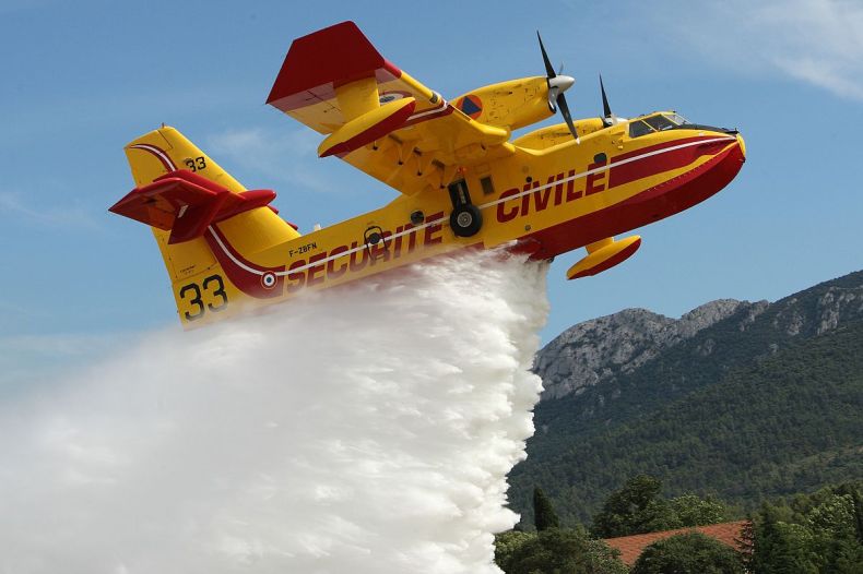 Incendies: un Canadair s’écrase, deux pilotes sont morts (VIDEO)