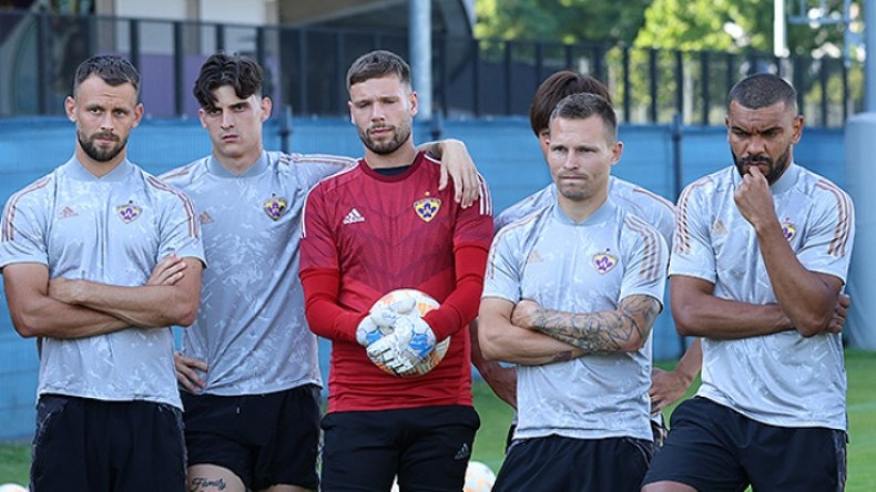 سوء الحظّ “يضرب” سوداني في أوّل مباراة له