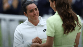 بالفيديو.. أميرة ويلز تواسي أنس جابر بعد ضياع حلم ويمبلدون