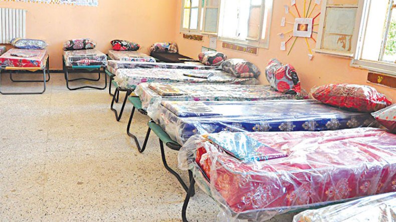 السلطات تفتح المدارس للجمعيات الراغبة في التخييم