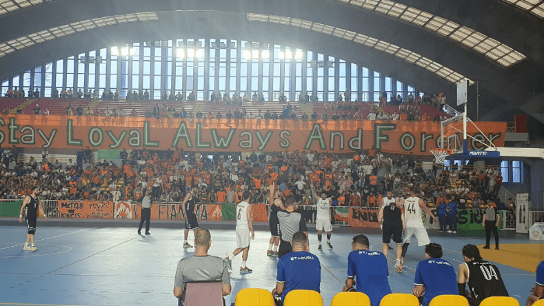 كأس الجزائر لكرة السلة.. وداد بوفاريك وجسر قسنطينة في نهائي غير مسبوق