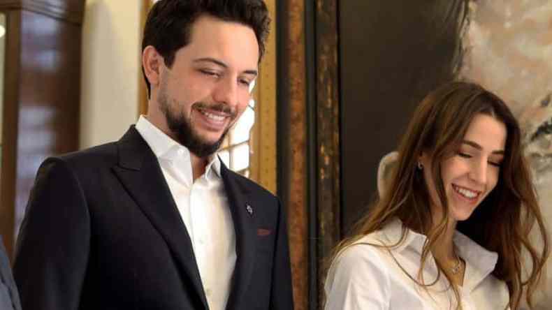 صور مسربة لزوجة ولي العهد الأردني بلباس البحر تثير الجدل.. هل هي حقيقية؟