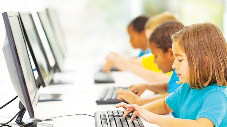 عروض صيفية غزيرة تستقطب الأطفال وسط تحذيرات المختصين