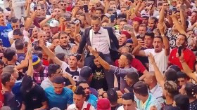 10 آلاف شخص وألفا سيارة في موكب زفاف شاب كفيف بخنشلة