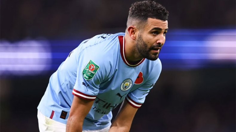 رياض محرز في طريقه إلى أهلي جدة السعودي