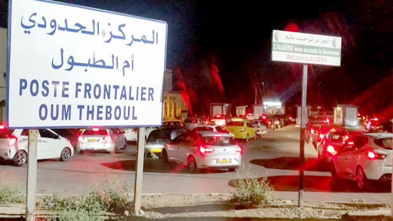غلق أهم مركز حدودي بين الجزائر وتونس بسبب النيران