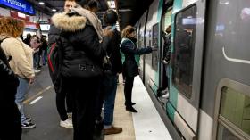 Mort d’une femme poussée sur les rails du RER: Le suspect conduit à l’infirmerie psychiatrique