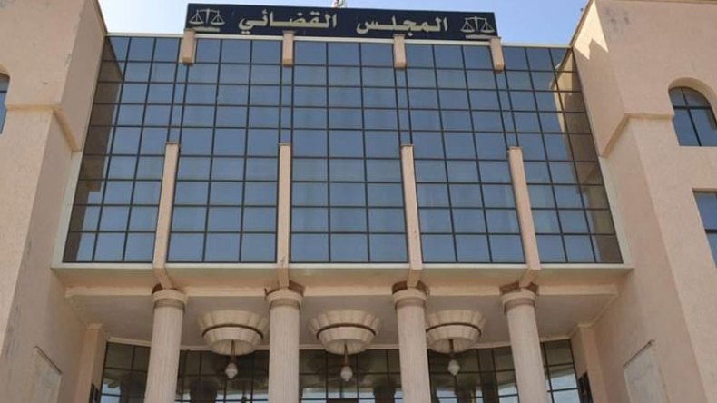 15 سنة سجنا لمزور الجنسية الجزائرية لـ 60 مغربيا
