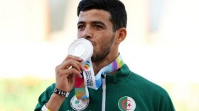 العداء جمال سجاتي: سنعمل بجد للحصول عيى ميدالية في أولمبياد باريس