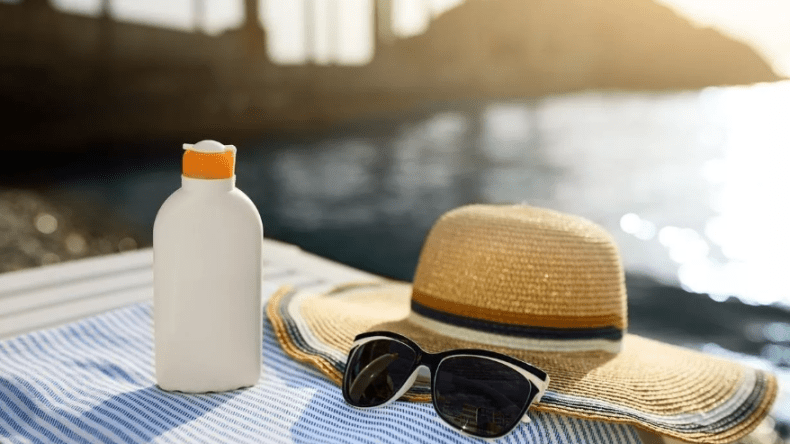 أفضل 12 طريقة لحماية نفسك من الشمس