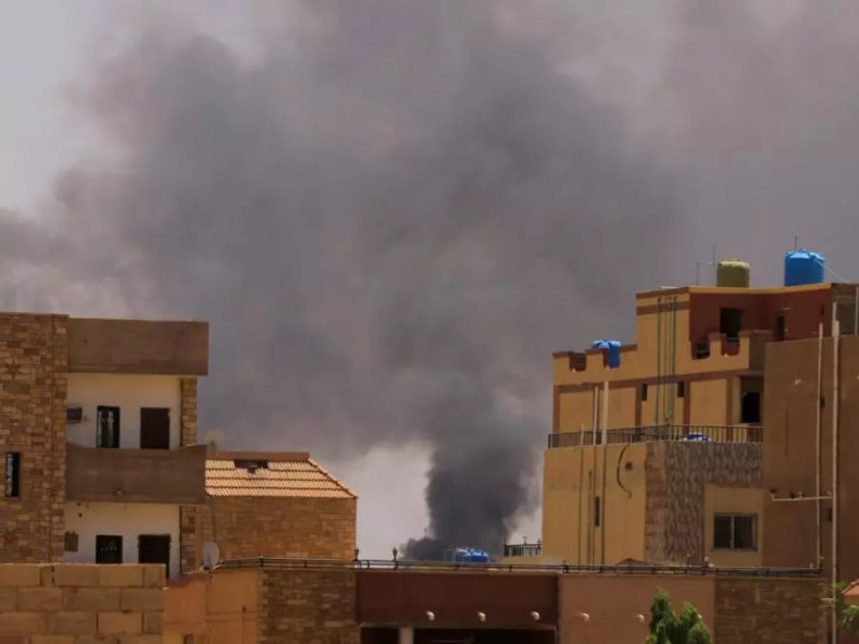 Soudan: Affrontements et évacuations de civils à Khartoum