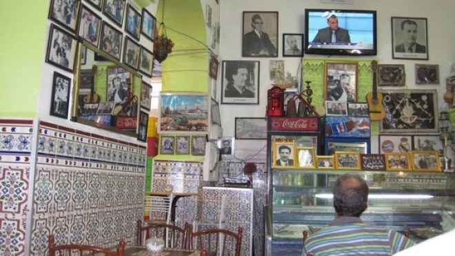 بُوشَعْشُوعَة ومَالاَكُوفْ والسَّاسِي.. مقاهٍ تاريخية صنعت الفن والسياسة والحرب