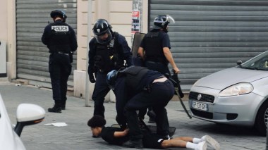 Émeutes à Marseille: Quatre policiers mis en examen dont un placé en détention provisoire
