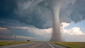 Italie: plusieurs villes ravagées par une impressionnante tornade (VIDEO)