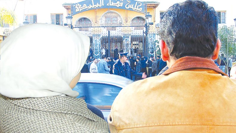 مطلقات تائهات في المحاكم بحثا عن حق “النفقة”!