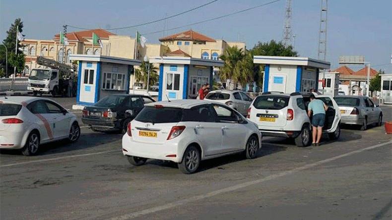 280 ألف جزائري زاروا تونس شهر جويلية