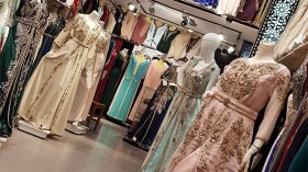 كراء ملابس الأعراس.. ثقافة رائجة بقوّة هذا الصيف