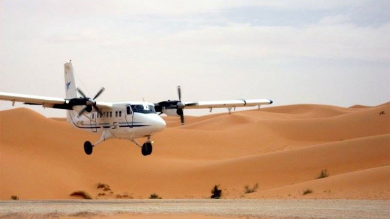 سقوط طائرة ونجاة طاقمها بأعجوبة بحاسي مسعود