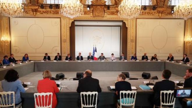 وزيرتان من أصل جزائري في حكومة ماكرون الجديدة.. من تكونان؟