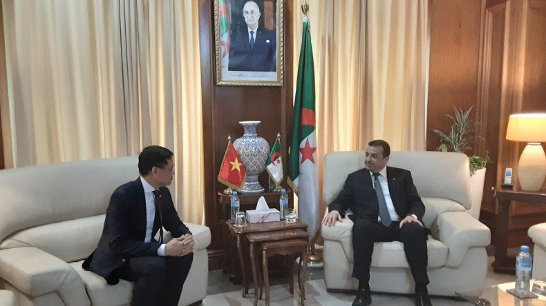 التعاون الطاقوي والمنجمي محور لقاء عرقاب بالسفير الفيتنامي