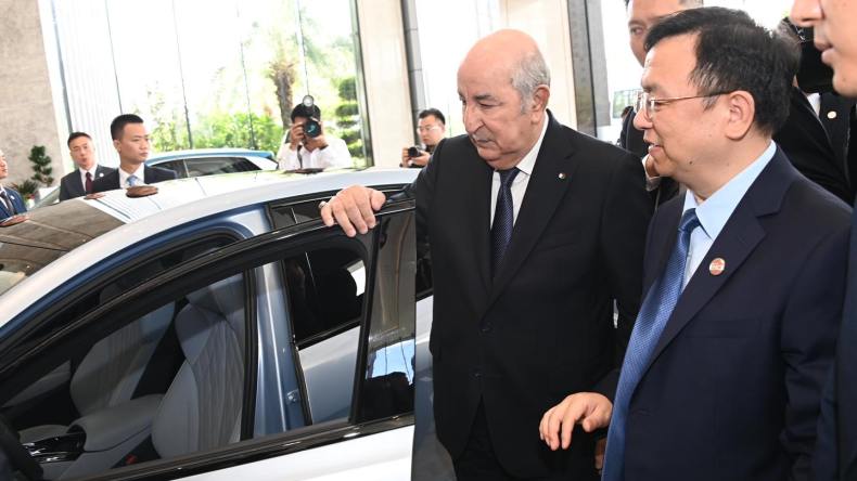 بالفيديو.. الرئيس تبون يزور شركة “BYD” ويدعو مسؤوليها للاستثمار في الجزائر