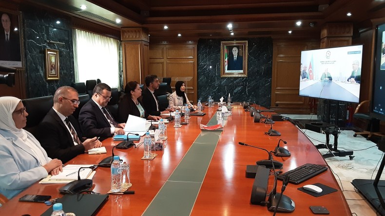 عرقاب يتباحث مع نظيره الأذربيجاني حول فرص الاستثمار في المحروقات