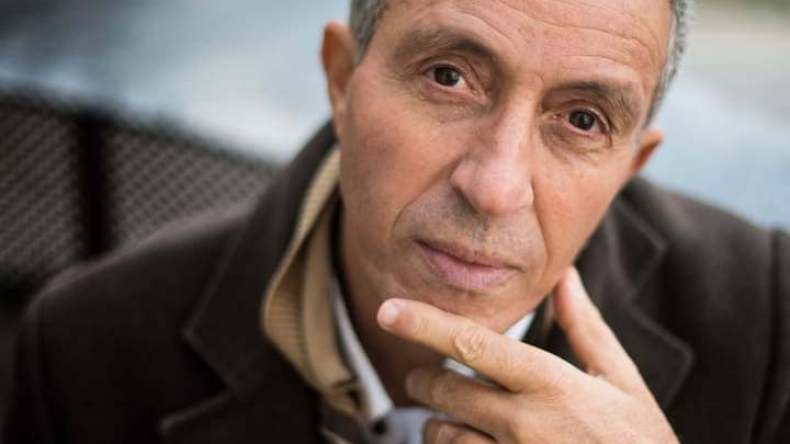 الوزير الفرنسي السابق عزوز بقاق لـ”الشروق أونلاين”: عانى المهاجرون وأبناؤهم لعقود من سم التمييز والعنصرية