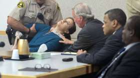 هذه حقيقة الفيديو الذي يُظهر وفاة امرأة داخل المحكمة