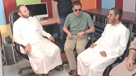 الإذاعة تسجّل القرآن الكريم بصوت المقرئ إرشاد مربعي (فيديو)