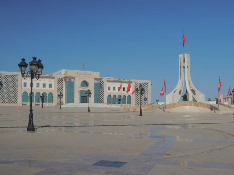 Le Président tunisien limoge la première ministre Najla Bouden et nomme Ahmed Hachani