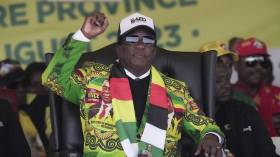 إيمرسون منانغاغوا يفوز بفترة رئاسية ثانية في زيمبابوي