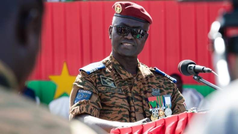 بوركينافاسو تصدر مرسوما يسمح لقواتها بالقتال في النيجر