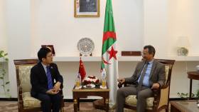 الصين مهتمّة بمشاريع تطوير السكك الحديدية والموانئ في الجزائر