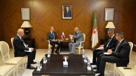 وزير الخارجية يستقبل سفراء دول بريكس في الجزائر (صور)