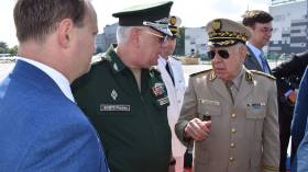 الفريق أول شنقريحة يطّلع على آخر منتجات صناعة الطيران العسكري في روسيا (صور)