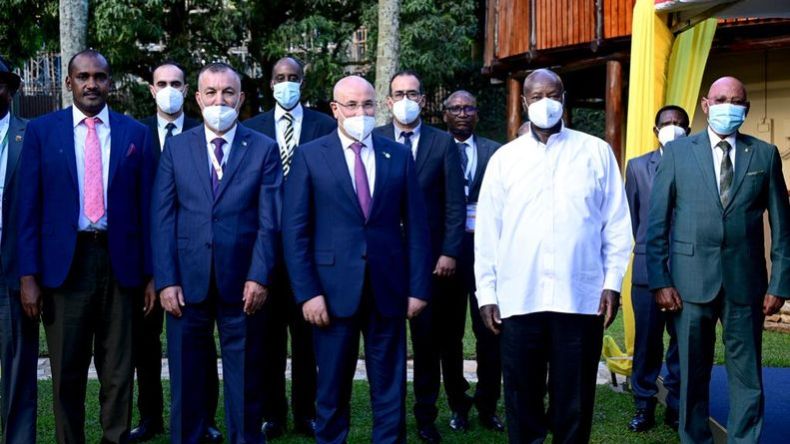 وزير التجارة يشارك في افتتاح القمة الثانية للمؤتمر الإفريقي للبُّن بأوغندا