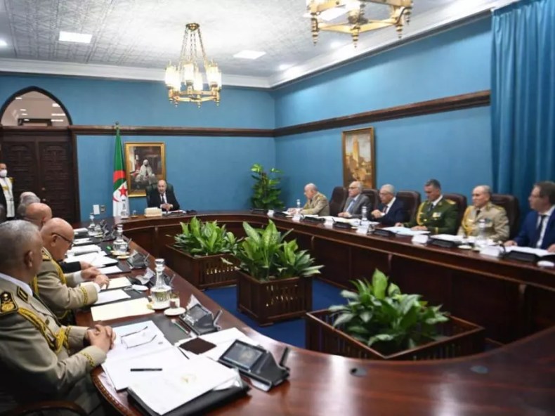 Le président de la République préside une réunion du Haut Conseil de Sécurité