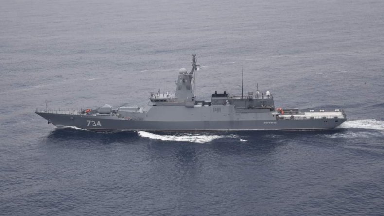 السفينة الروسية “الغراب” ترسو بميناء الجزائر (صور)