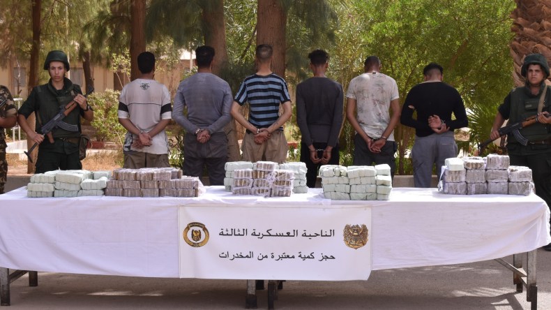 إحباط محاولات إدخال 8 قناطير من الكيف من المغرب (صور)