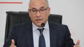 وزير التجارة يستنكر “زيادات غير مبرّرة” في أسعار المكيّفات